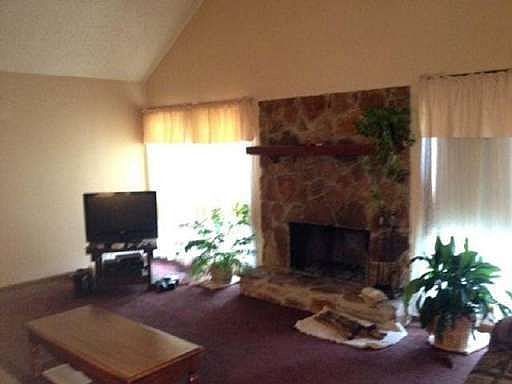 4th image of 347 Chapman Dr
