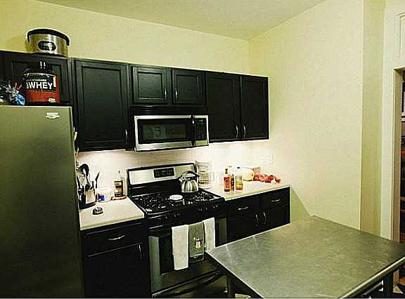 5th image of 1639 E Granville St