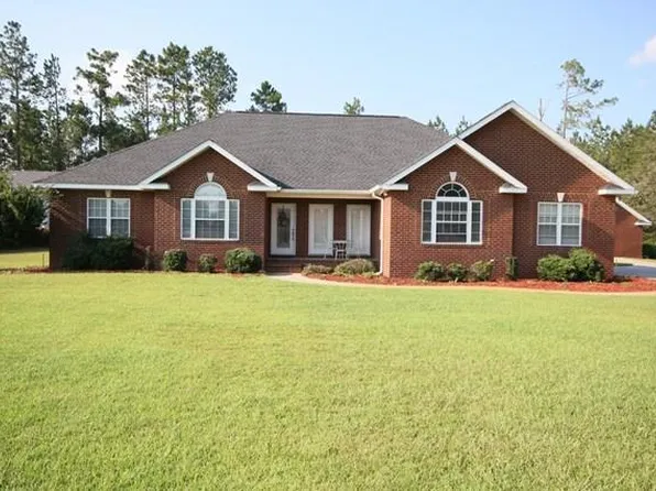 123 Clearwater Dr, Jesup, GA 31546