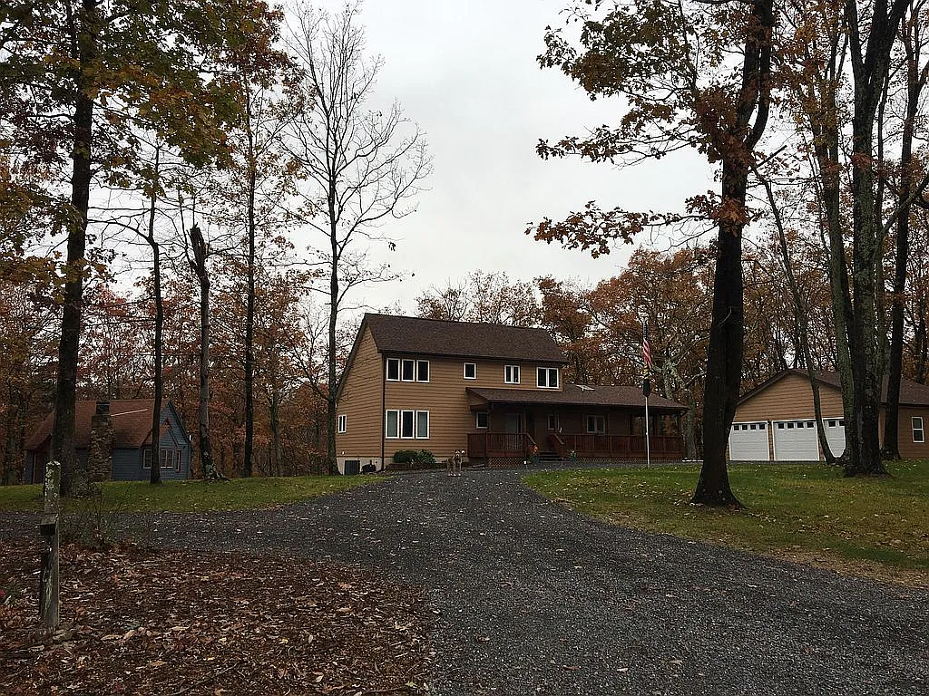 756 Wisteria Ln photo 1