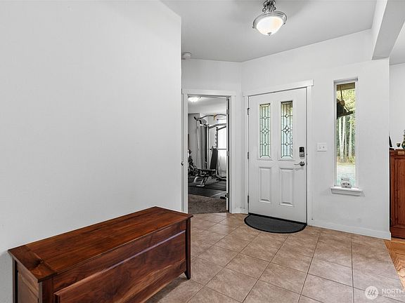 4th image of 36427 2nd Avenue E