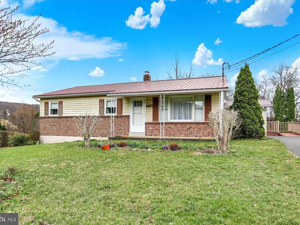 712 Poplar St, Millerstown, PA 17062