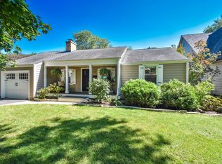 117 Grant Ave, Geneva, IL 60134