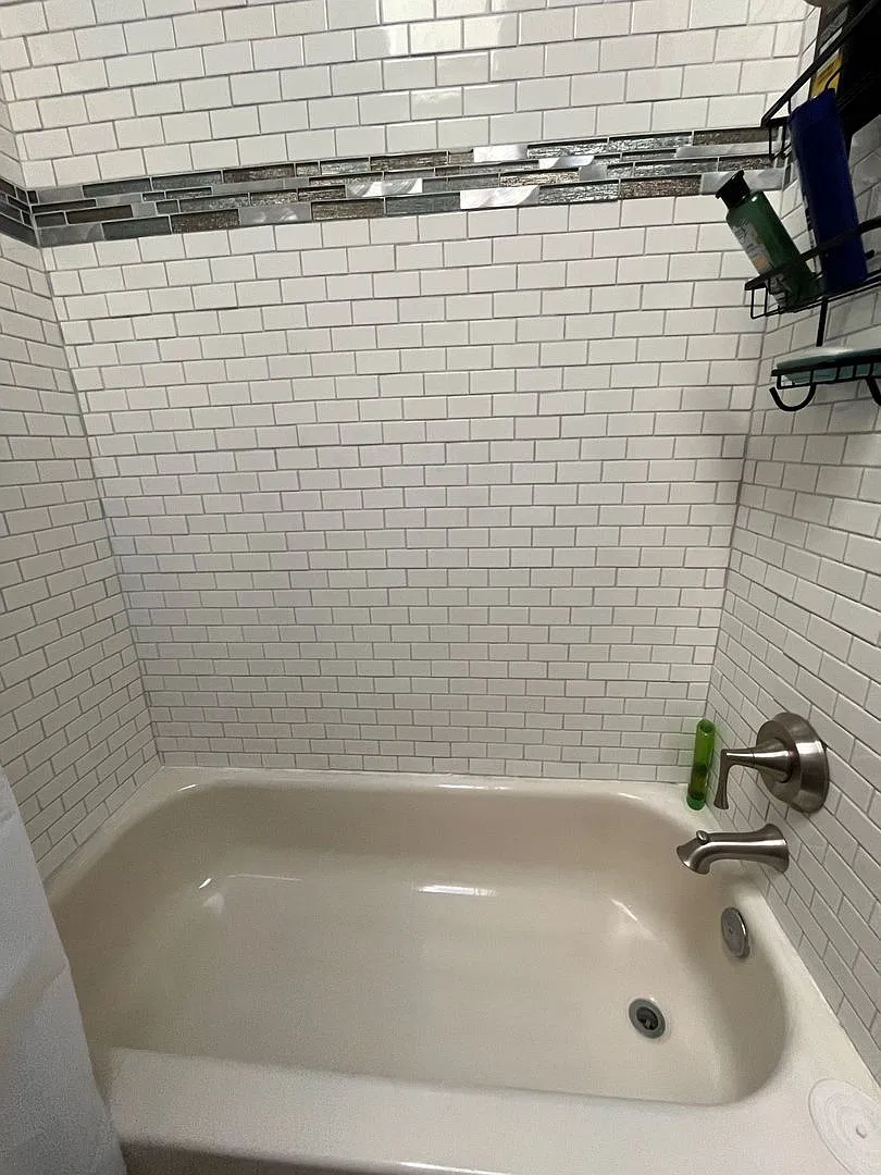 3 bedroom home with solar in highly desirable location — Photo 2