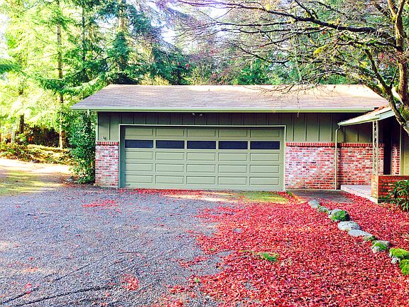 2nd image of 541 E Country Club Dr E