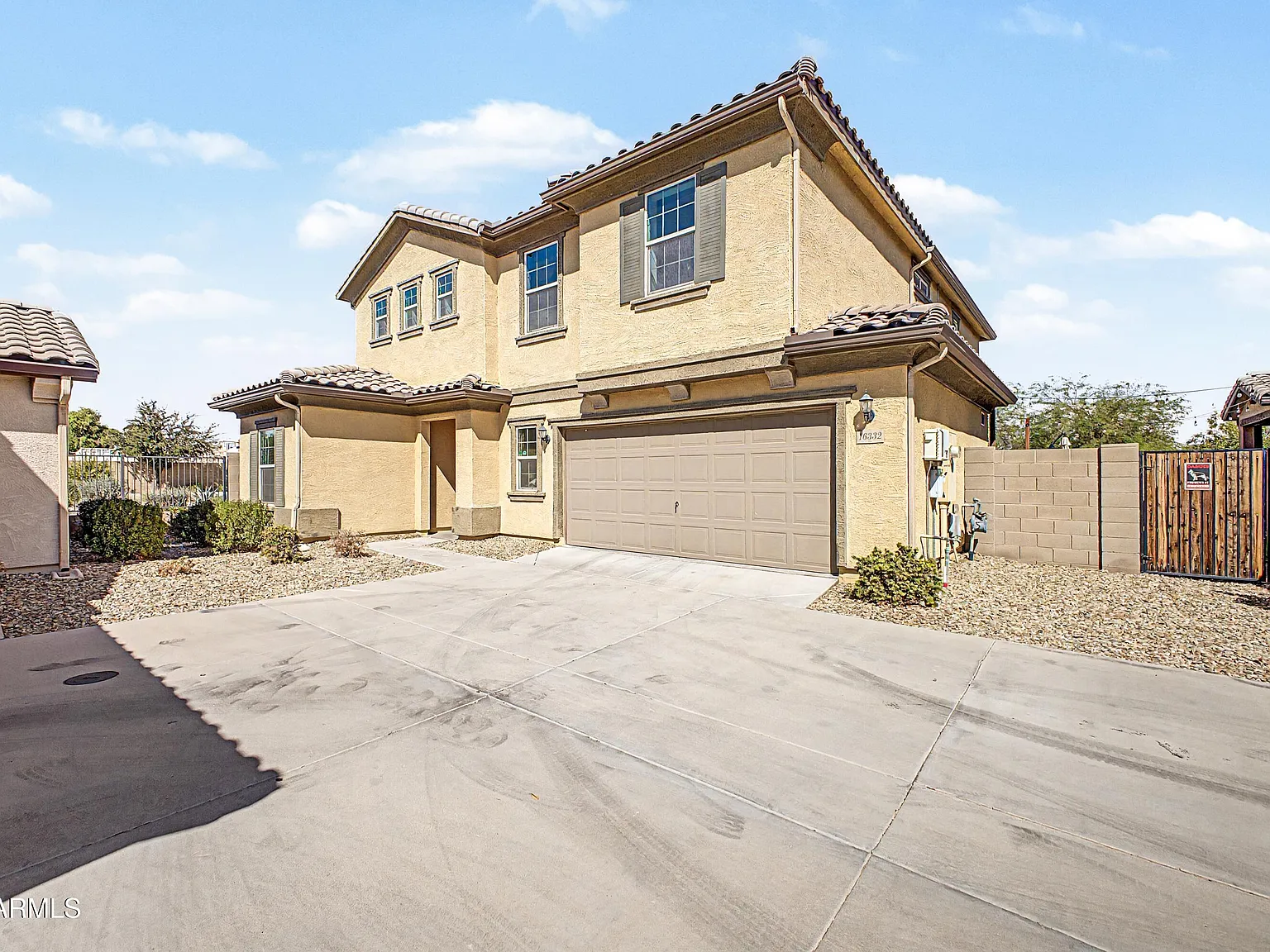 4 bed, 2537 sqft, $2,600 — Photo 2