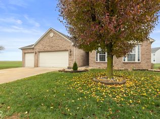 2209 Leeward Ct, Greenwood, IN 46143