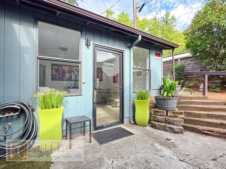 12345 SW Hall Blvd #30 — Photo 17