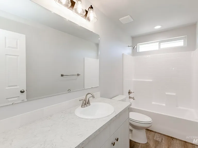 311 Chalcedony Ave — Photo 9