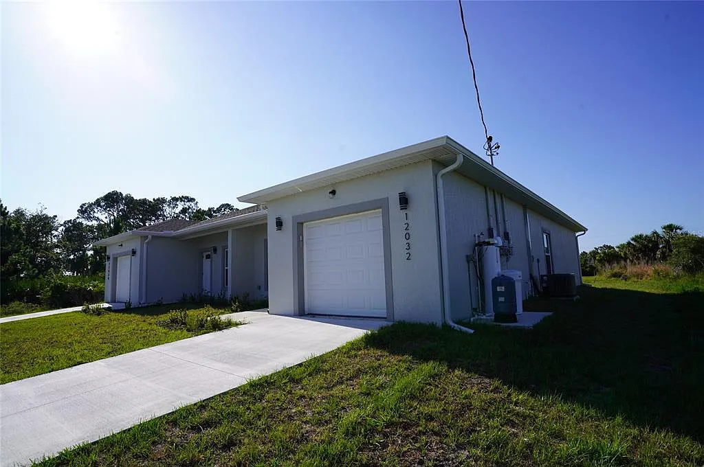 3 bed, 2.0 bath, 1200 sqft, $1,650 — Photo 3