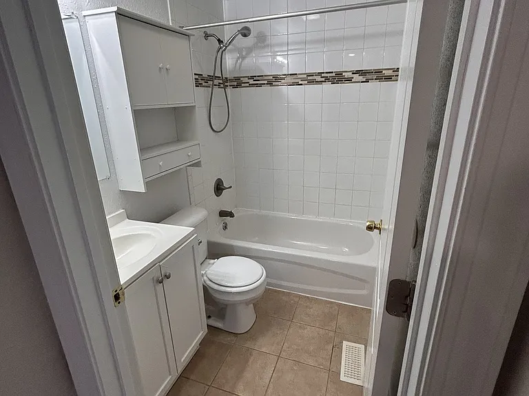 809 Paul St — Photo 9