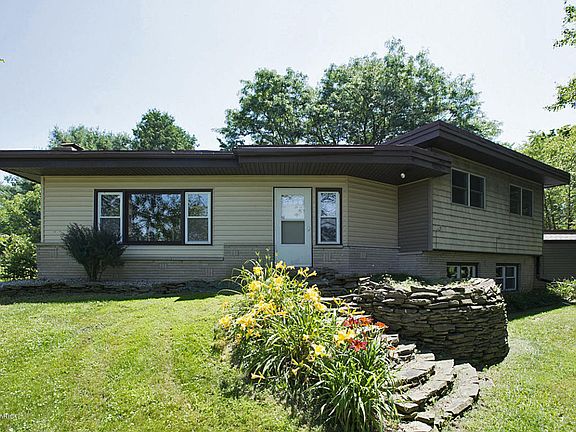 5th image of 8613 E De Ave