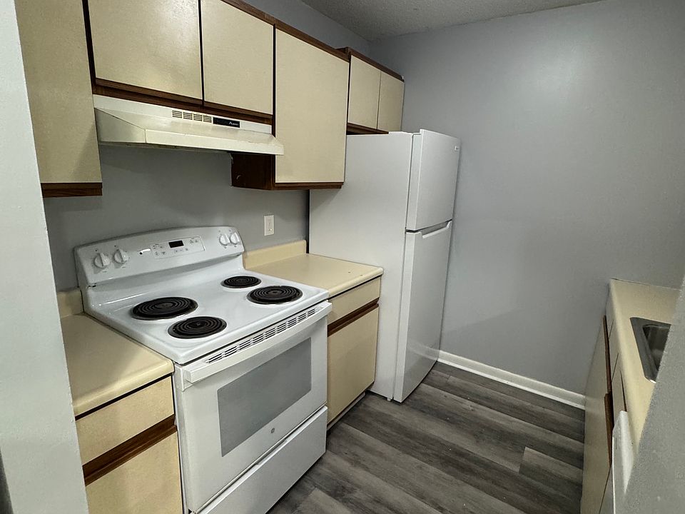 Kitchen (End Unit)