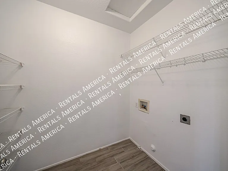 3825 S 60th Dr — Photo 28
