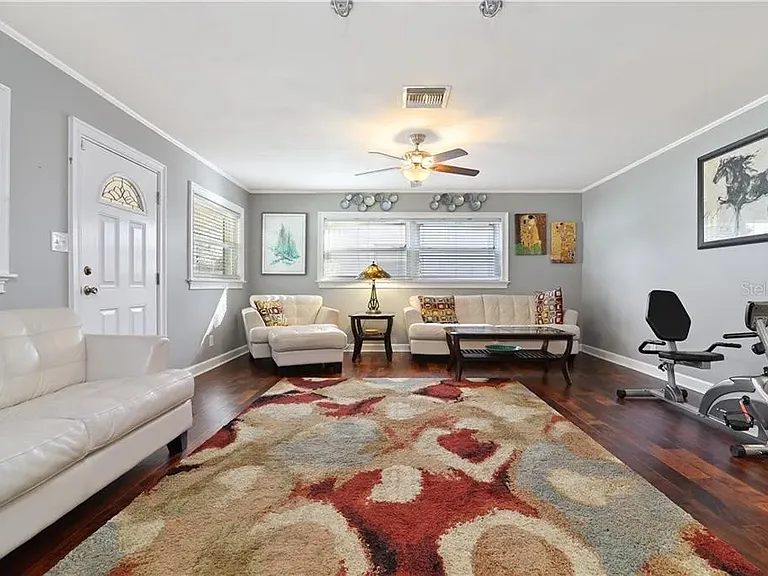 618 Burke St — Photo 7