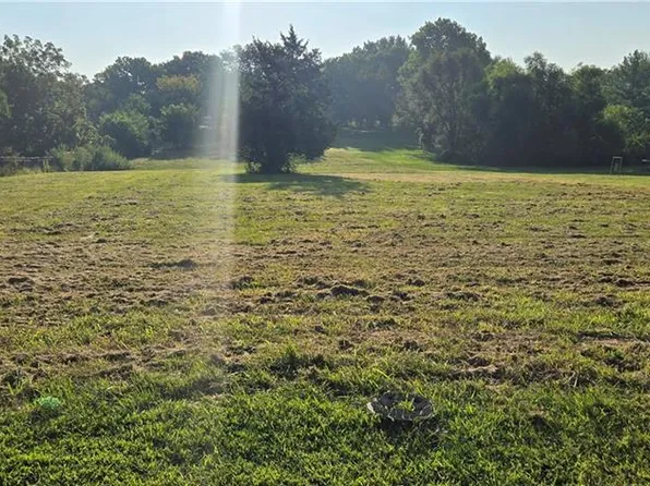 12615 S Buckner Tarsney Rd, Lees Summit, MO 64086