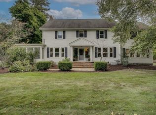 1100 Bell Rd, Chagrin Falls, OH 44022