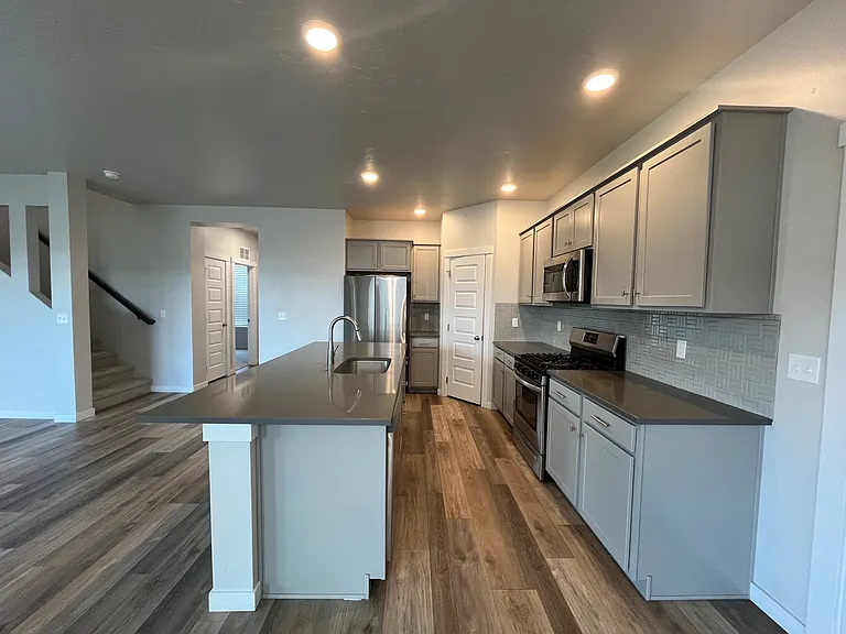 1209 W Davenport St — Photo 9