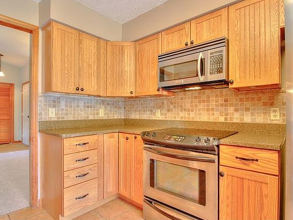 5th image of 836 Cedar Knoll Dr N