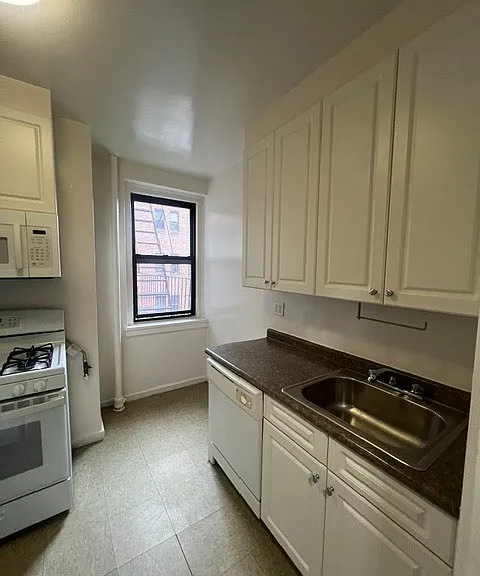 625 Gramatan Ave #3T — Photo 3