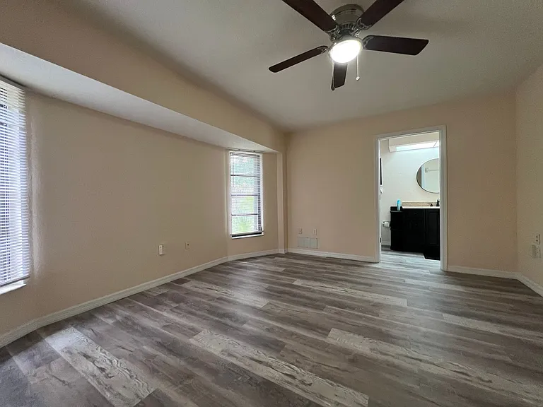 18090 Avonsdale Cir — Photo 20