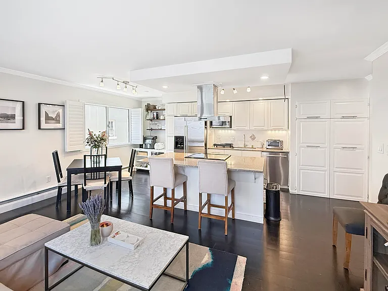 1885 Jackson St #403 — Photo 2