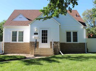 1031 Independence Ave, Waterloo, IA 50703