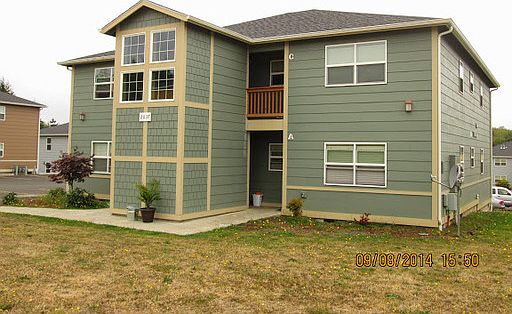2nd image of 2047 SE Huckleberry Ave Unit B