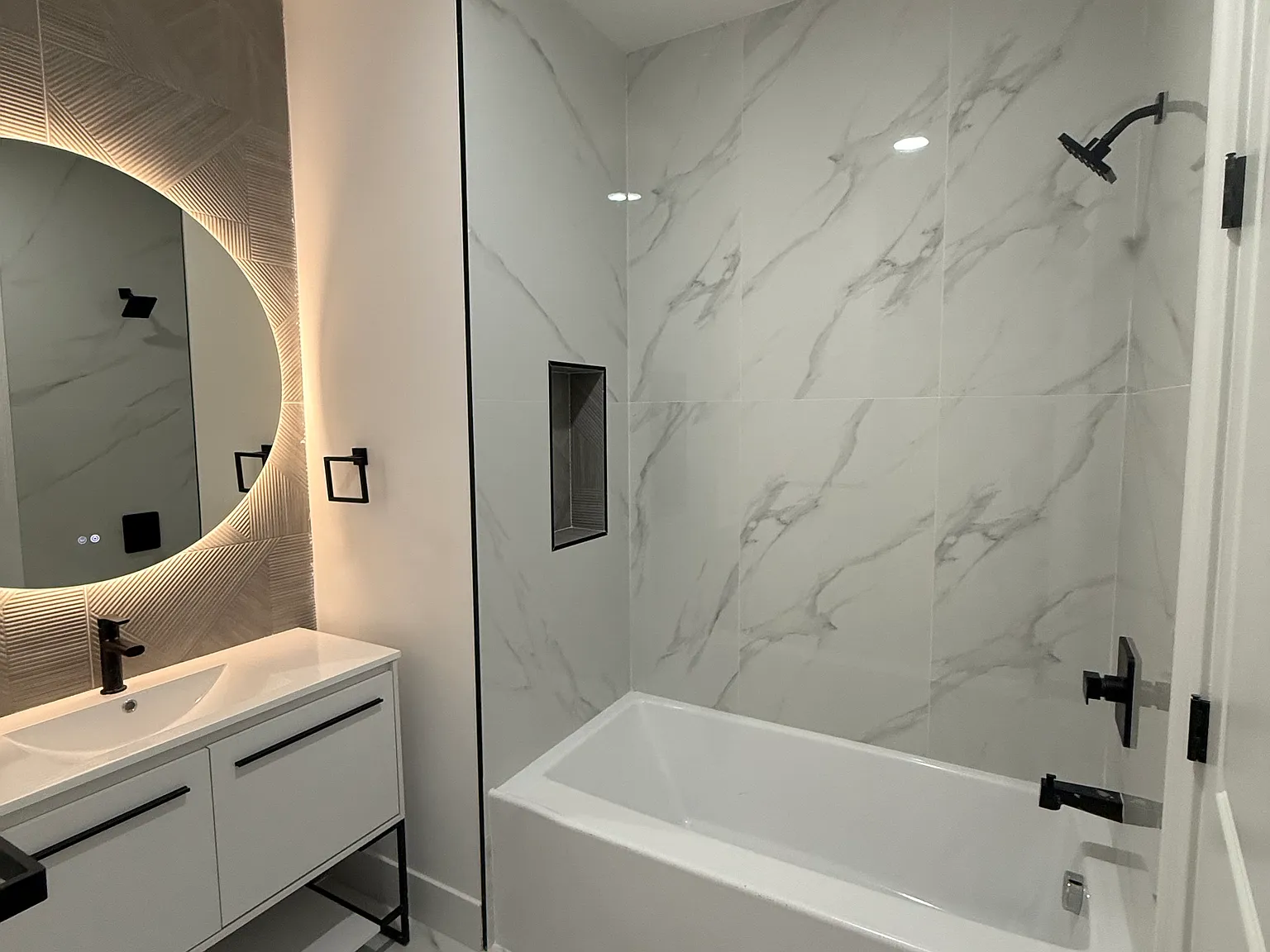 1 bed, $2,300 — Photo 3