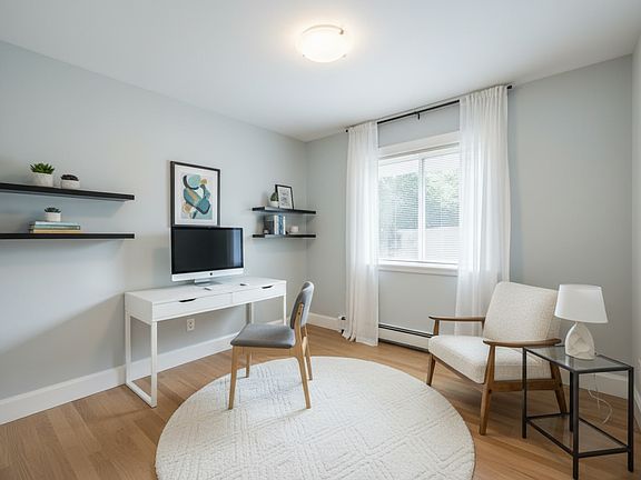 3rd image of 1145 Sinclair St #8