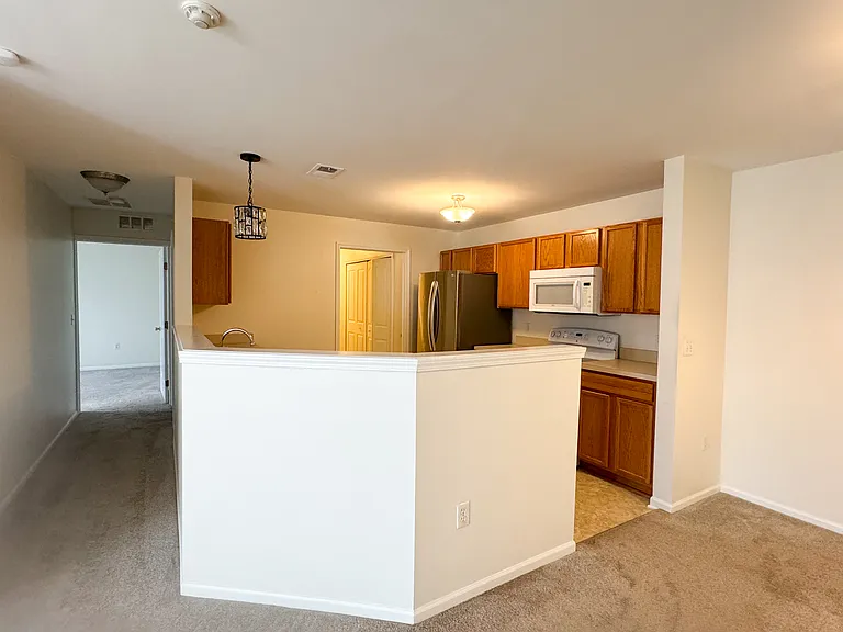 47909 Cardiff Ave — Photo 9