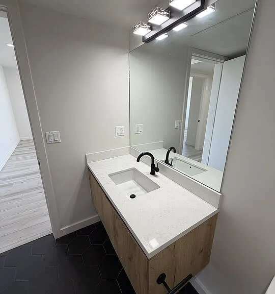 124 S Croft Ave #303 — Photo 15