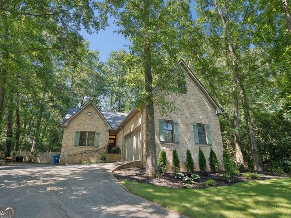 2094 Azalea Cir, Decatur, GA 30033