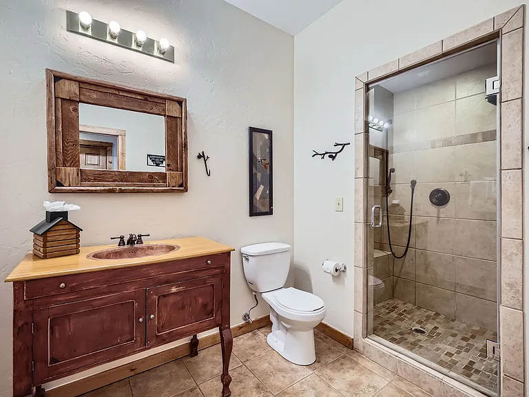 656 Hamilton Ln — Photo 20
