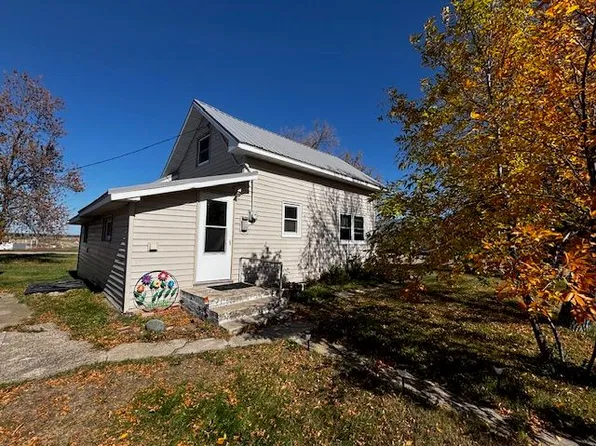 212 W 2nd Ave, Turtle Lake, ND 58575