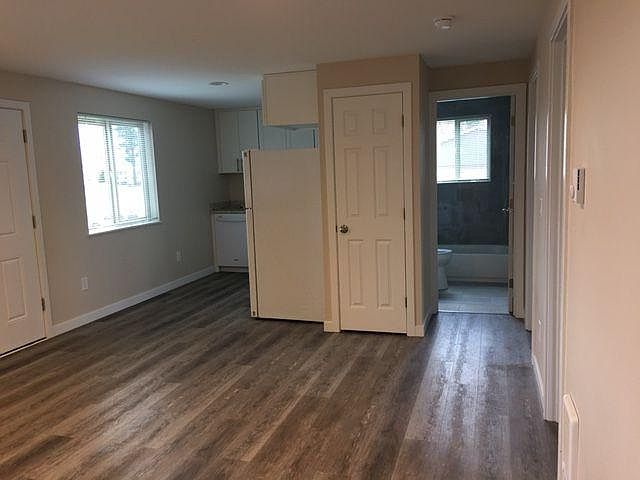 Livingroom and hallway