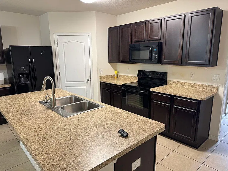 119 Bella Dr — Photo 8