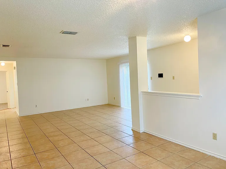 8206 Longhorn Ridge Dr — Photo 7