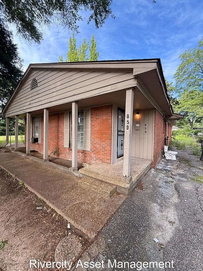 2 bed, 1.0 bath, 800 sqft, $750 — Photo 2