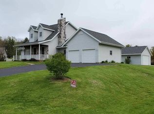 336 Oak Ridge Ct, Darien, WI 53114