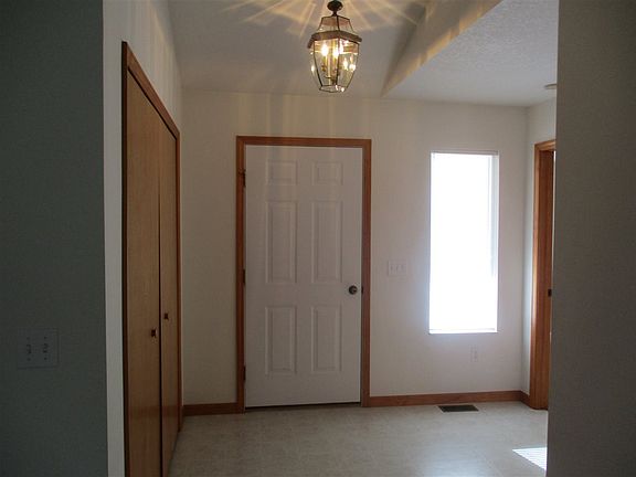 5th image of 507 Willow Bnd