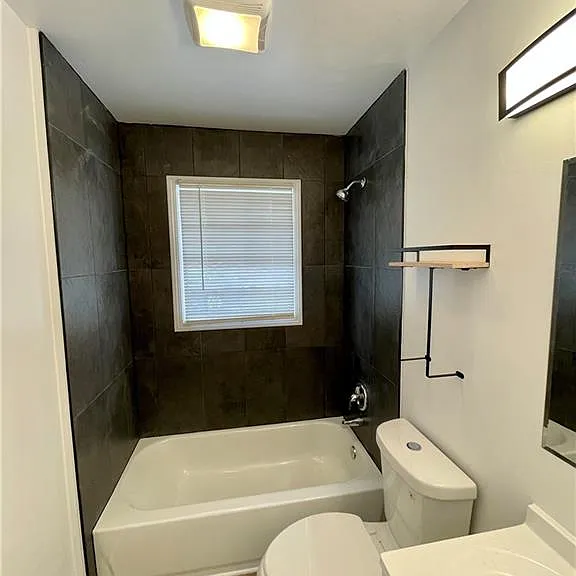 2908 Skyland Dr NE — Photo 4