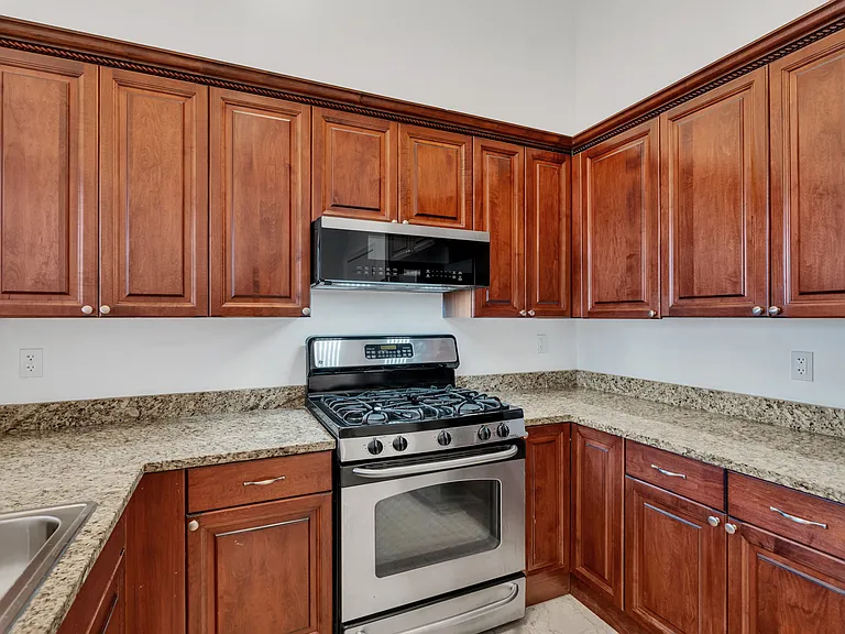850 Grand Ave #204 — Photo 12