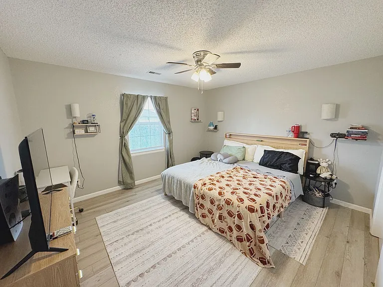 1505 W 8th Street Terr — Photo 15