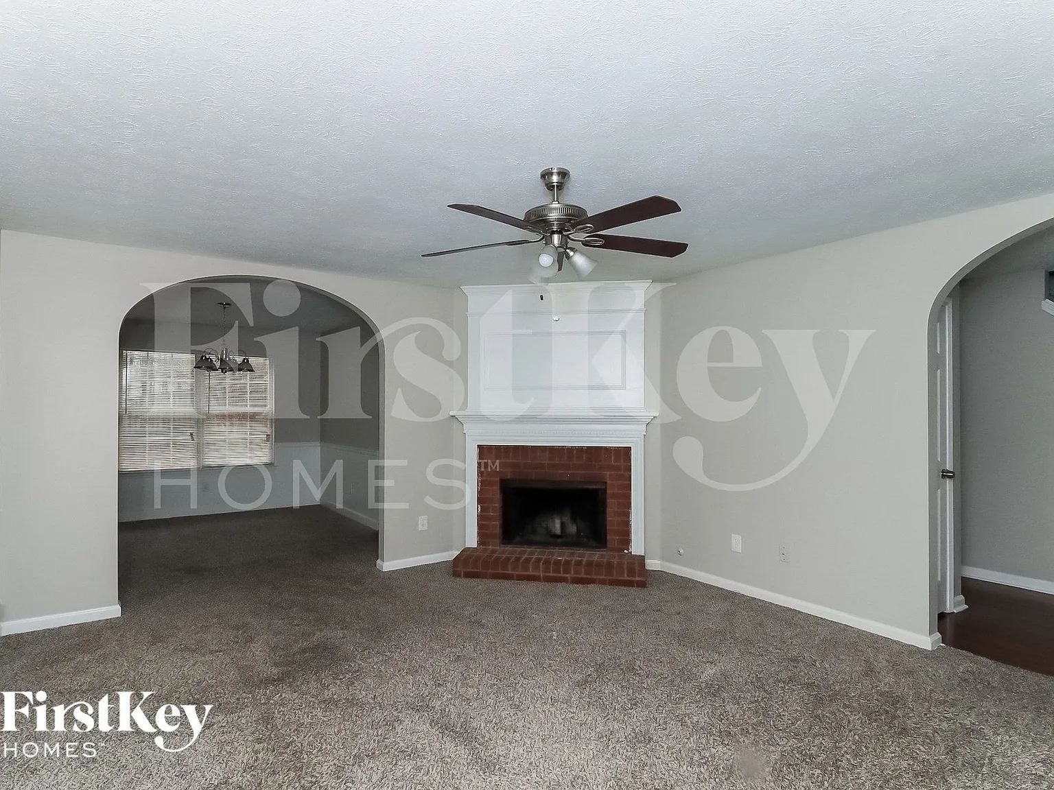 3 bed, 2.5 bath, 1500 sqft, $2,430 — Photo 3