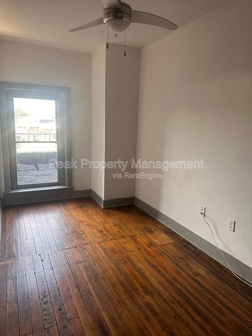 1 bed, 1.0 bath, 453 sqft, $1,095 — Photo 3