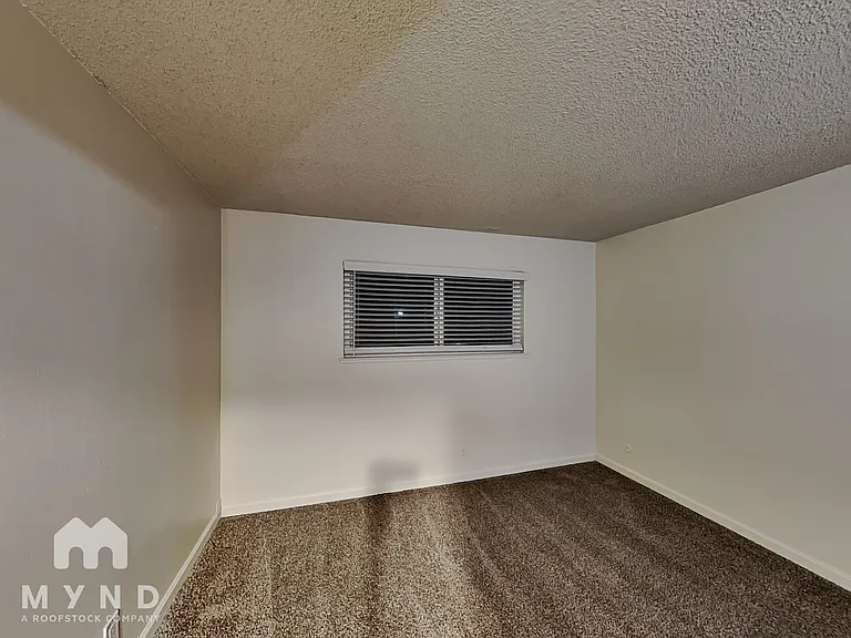 870 Burbank Dr #7 — Photo 8