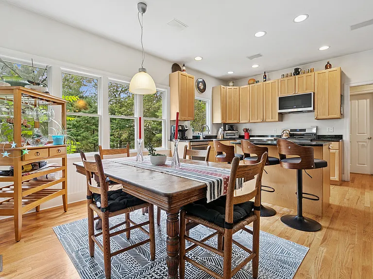 20 Howard St — Photo 17