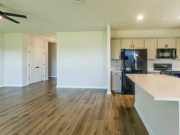 1835 Bowen Rd — Photo 13
