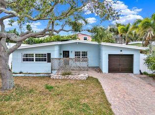 16218 1st St E, Redington Beach, FL 33708